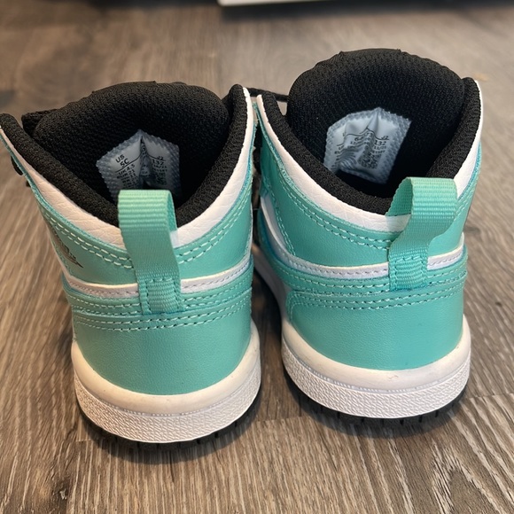 SOLD Tropical Blue Jordan 1 5c - Picture 4 of 4